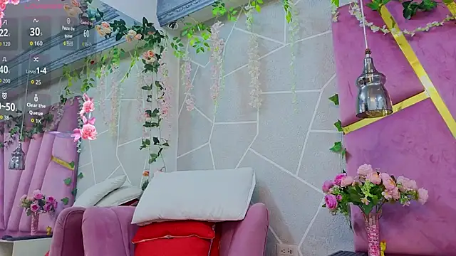 Snapshot of EmmyCortez chatting on November 30, 12:50 pm EmmyCortez online show from November 30, 12:50 pm