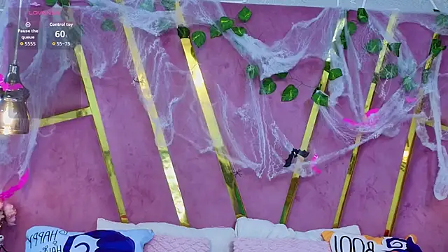 Snapshot of EmmyCortez chatting on October 24, 11:42 am EmmyCortez online show from October 24, 11:42 am