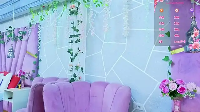 Snapshot of EmmyCortez chatting on November 15, 11:47 am EmmyCortez online show from November 15, 11:47 am