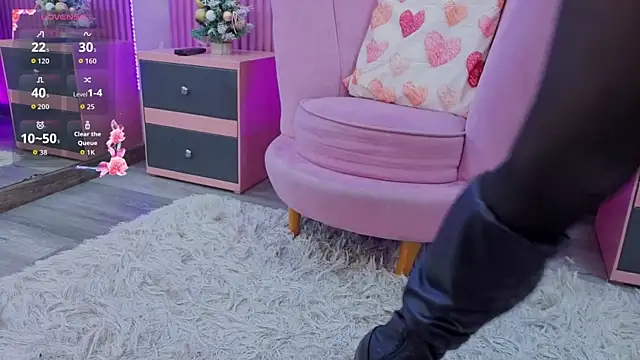 EmmyCortez online show from December 19, 11:56 am