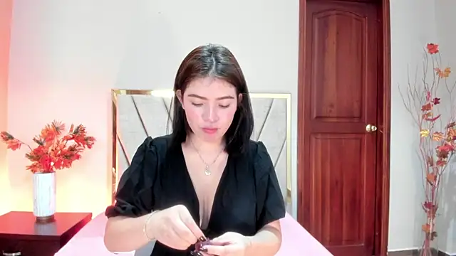 Zamira Taylor online show from April 13, 8:24 pm