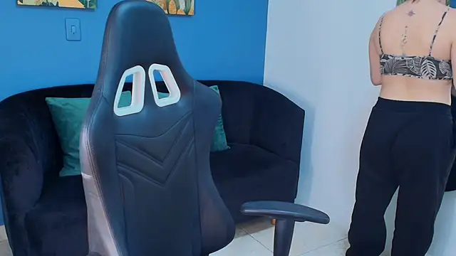 Snapshot of Zamira_Taylor chatting on November 12, 3:32 am Zamira Taylor online show from November 12, 3:32 am