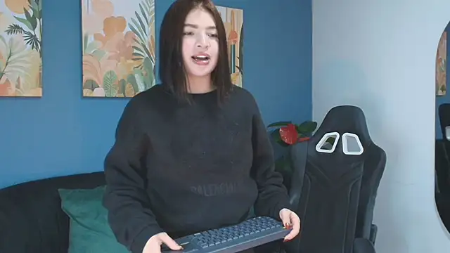 Zamira Taylor online show from February 7, 1:13 am