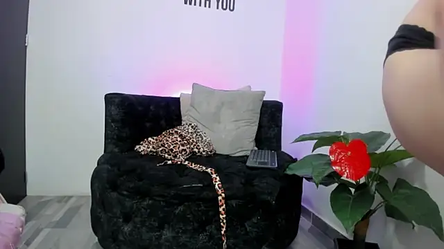 Snapshot of Zamira_Taylor chatting on March 7, 1:53 am Zamira Taylor online show from March 7, 1:53 am