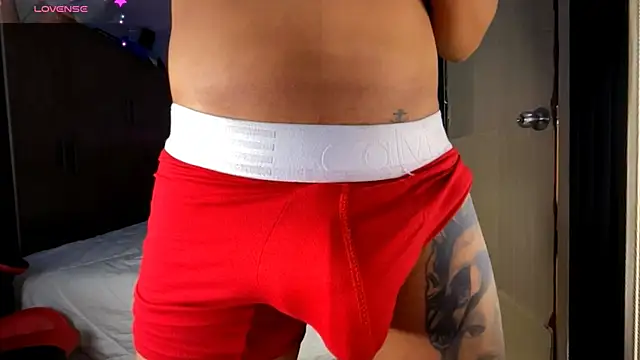 jeffvalemtino online show from July 8, 11:27 pm