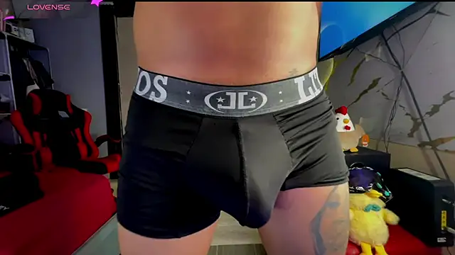 jeffvalemtino online show from April 12, 11:52 pm