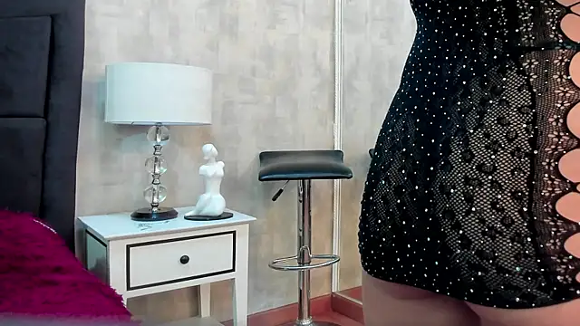 NahomyCarther online show from April 2, 10:16 pm