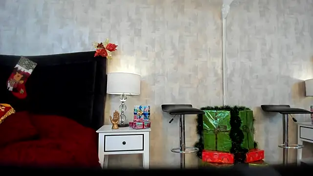 NahomyCarther online show from December 18, 3:55 am