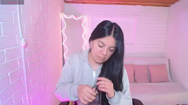 Snapshot of Coraline_tay chatting on September 15, 7:25 pm Coraline tay online show from September 15, 7:25 pm