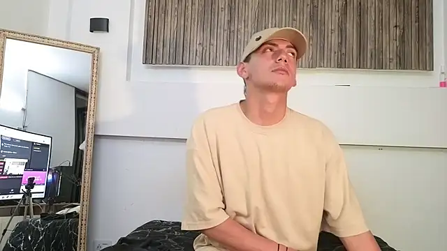 Snapshot of aron_and_paula chatting on November 16, 6:18 am aron and paula online show from November 16, 6:18 am