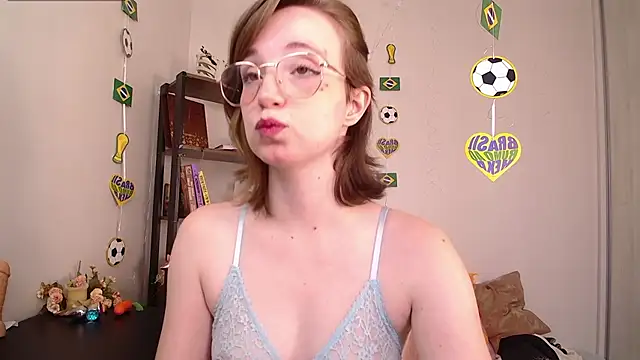 Snapshot of Elise_Nyx chatting on June 30, 12:27 pm Elise Nyx online show from June 30, 12:27 pm