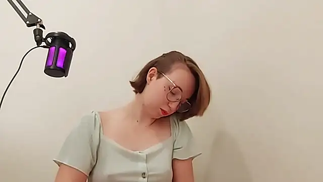 Elise Nyx online show from October 6, 2:29 pm