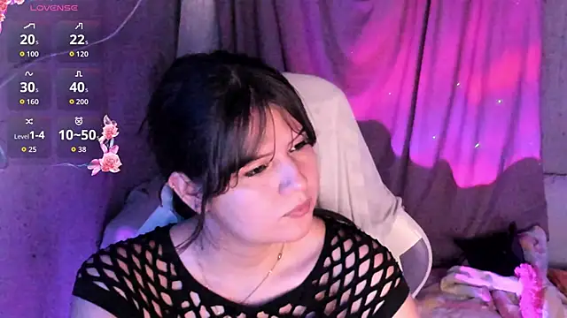 Snapshot of brii69 chatting on October 22, 2:33 am brii69 online show from October 22, 2:33 am
