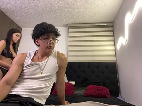 DesireLuxe online show from March 19, 3:52 am