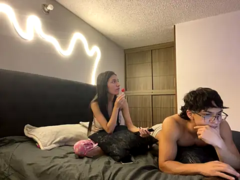 DesireLuxe online show from October 4, 7:54 am