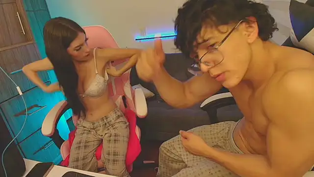 DesireLuxe online show from October 23, 7:18 am