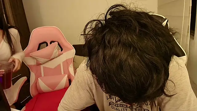 DesireLuxe online show from November 2, 5:45 am