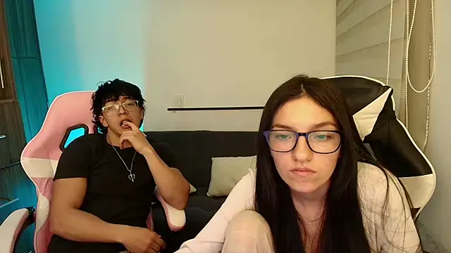 DesireLuxe online show from November 5, 6:49 am