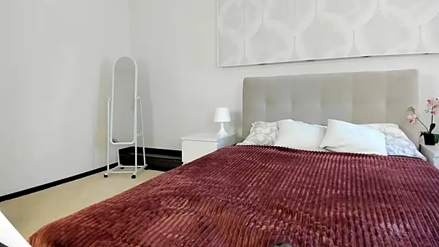 Sandra Wi1son online show from March 19, 8:03 am