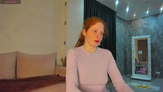 Sandra Wi1son online show from April 3, 1:23 am