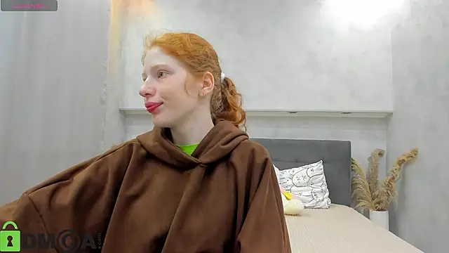 Sandra Wi1son online show from May 20, 1:35 am