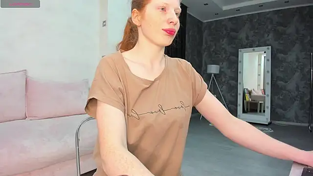 Sandra Wi1son online show from April 15, 1:22 am