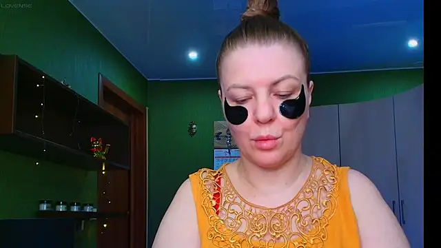 Snapshot of VeronikawGold chatting on June 7, 4:50 am VeronikawGold online show from June 7, 4:50 am