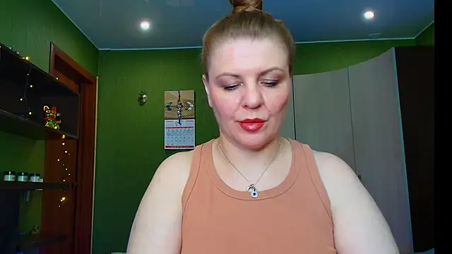 Snapshot of VeronikawGold chatting on June 10, 11:22 am VeronikawGold online show from June 10, 11:22 am