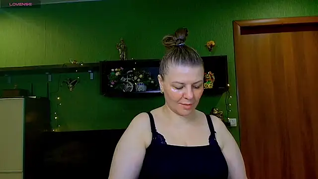 VeronikawGold online show from April 4, 11:17 am