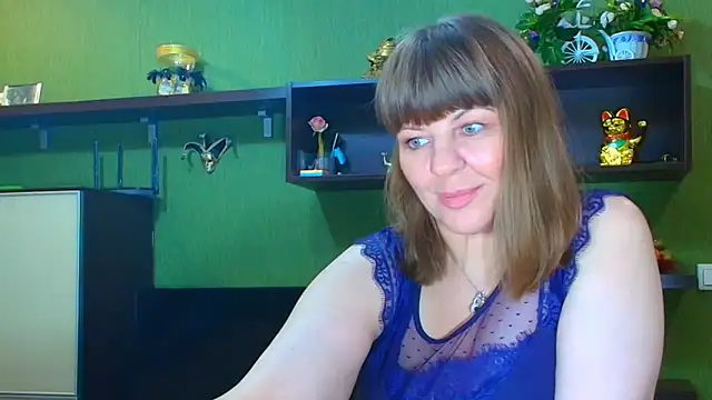 Snapshot of VeronikawGold chatting on November 14, 1:20 am VeronikawGold online show from November 14, 1:20 am