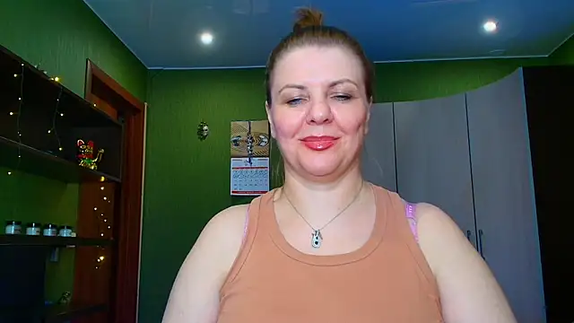 Snapshot of VeronikawGold chatting on June 11, 2:53 am VeronikawGold online show from June 11, 2:53 am