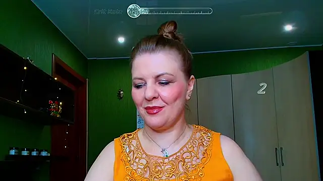 Snapshot of VeronikawGold chatting on June 15, 7:57 pm VeronikawGold online show from June 15, 7:57 pm