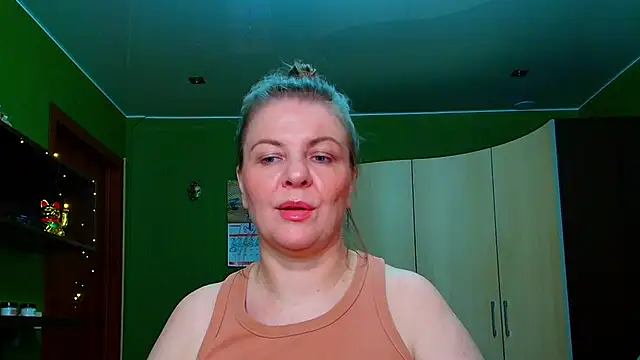 Snapshot of VeronikawGold chatting on June 14, 7:26 pm VeronikawGold online show from June 14, 7:26 pm