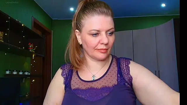 Snapshot of VeronikawGold chatting on June 4, 3:38 pm VeronikawGold online show from June 4, 3:38 pm