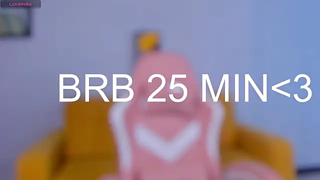 Snapshot of KristinMoore chatting on March 18, 12:17 pm KristinMoore online show from March 18, 12:17 pm