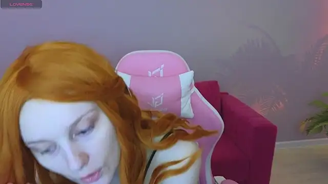 Snapshot of KristinMoore chatting on March 15, 9:09 am KristinMoore online show from March 15, 9:09 am