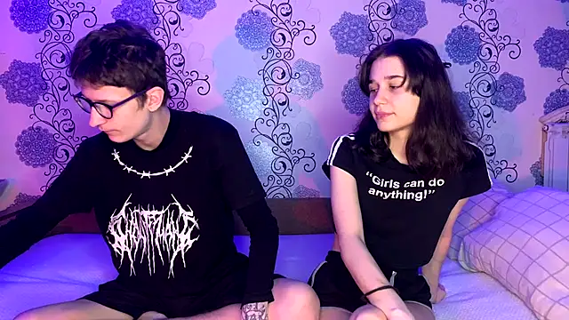 baby lesi online show from November 17, 4:00 pm