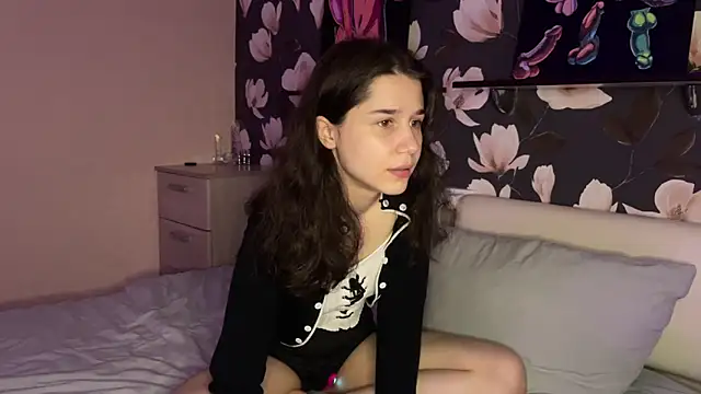 Snapshot of baby_lesi chatting on April 28, 8:02 pm baby lesi online show from April 28, 8:02 pm
