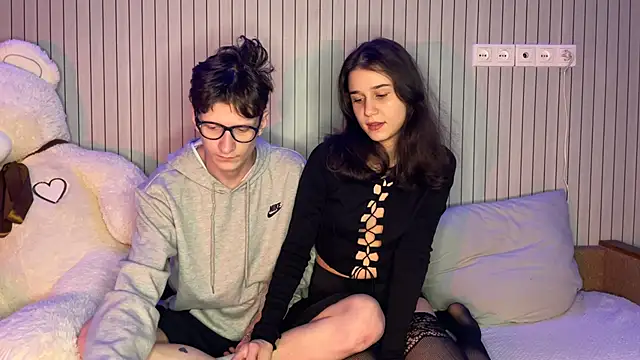 baby lesi online show from March 15, 6:15 pm