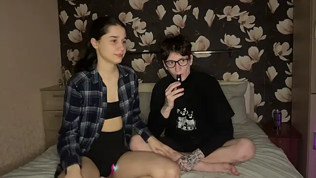 baby lesi online show from April 9, 6:58 pm