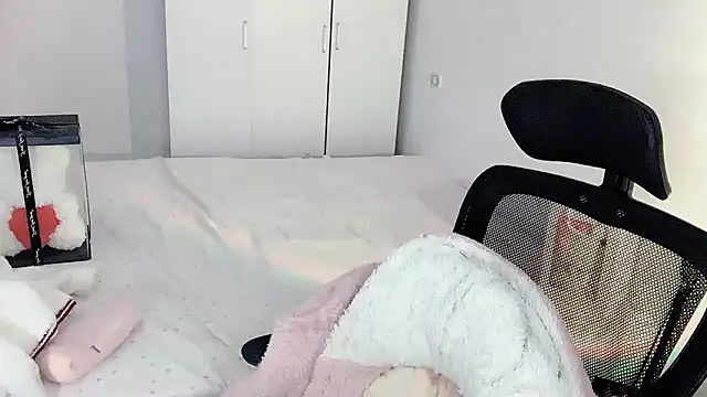 Annnnqi-77 online show from October 23, 8:13 am