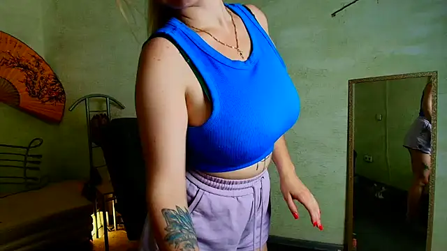 Snapshot of faiirylight chatting on July 4, 6:20 am faiirylight online show from July 4, 6:20 am