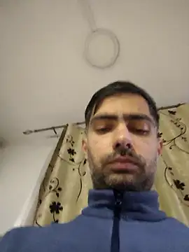 Snapshot of andreiiiii2025 chatting on November 28, 9:53 am andreiiiii2025 online show from November 28, 9:53 am