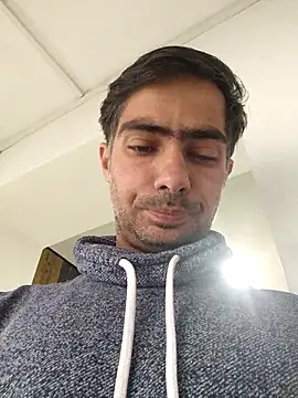 Snapshot of andreiiiii2025 chatting on October 6, 8:48 am andreiiiii2025 online show from October 6, 8:48 am