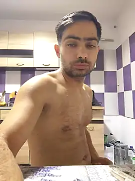 Snapshot of andreiiiii2025 chatting on December 15, 7:58 am andreiiiii2025 online show from December 15, 7:58 am