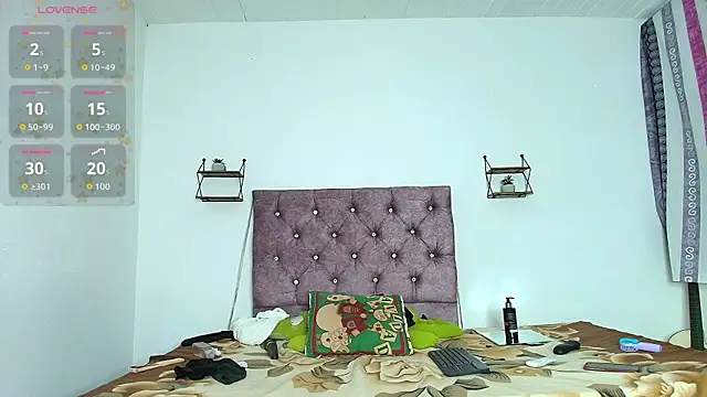 Snapshot of Rousemilf4u chatting on July 3, 12:00 pm Rousemilf4u online show from July 3, 12:00 pm