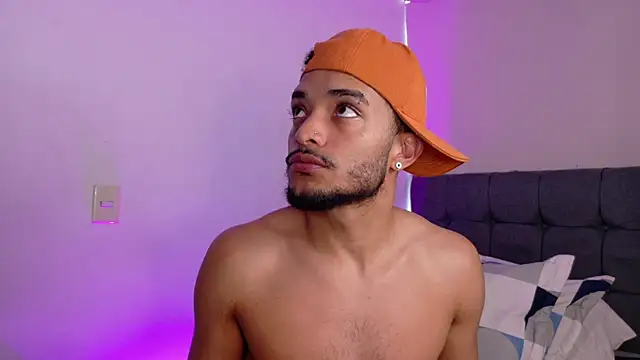 eross chipre  online show from April 5, 6:03 pm