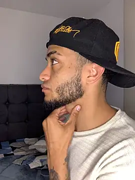 eross chipre  online show from April 18, 11:05 pm