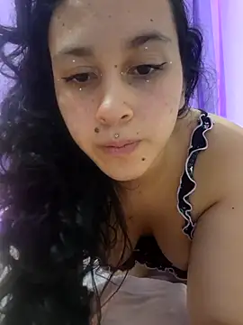 Snapshot of ammy_e chatting on February 24, 2:12 am ammy e online show from February 24, 2:12 am