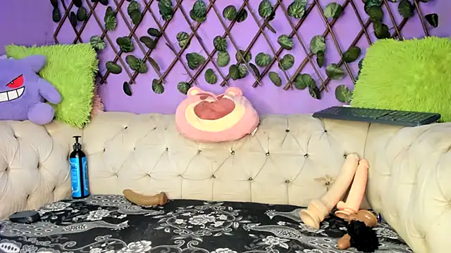 Snapshot of amydelahozgomez chatting on September 23, 7:15 am amydelahozgomez online show from September 23, 7:15 am